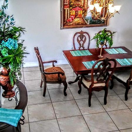 Mediterranean Three Story Beach Townhouse セント・ピート・ビーチ エクステリア 写真