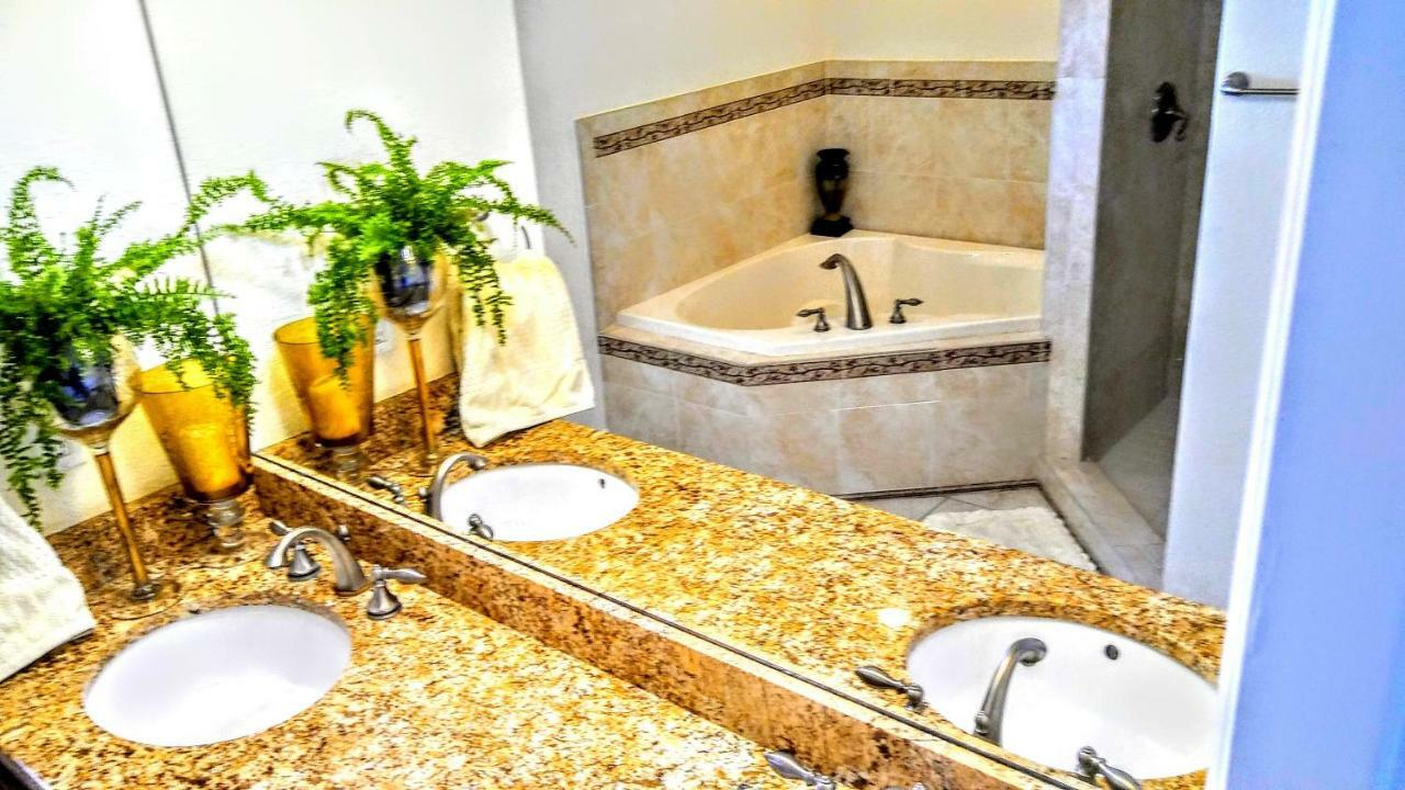 Mediterranean Three Story Beach Townhouse セント・ピート・ビーチ エクステリア 写真