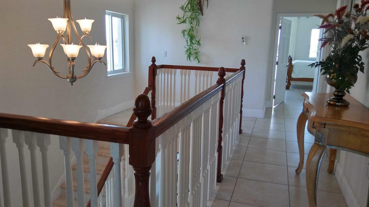 Mediterranean Three Story Beach Townhouse セント・ピート・ビーチ エクステリア 写真