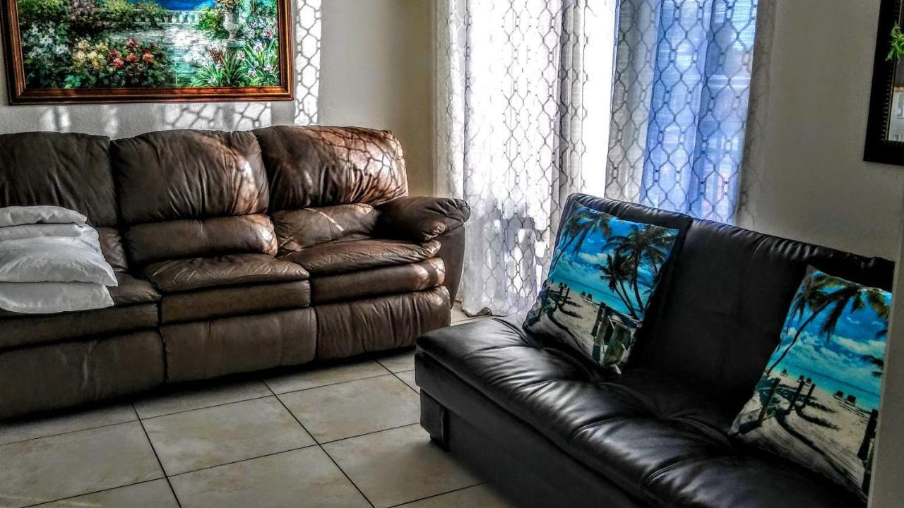 Mediterranean Three Story Beach Townhouse セント・ピート・ビーチ エクステリア 写真