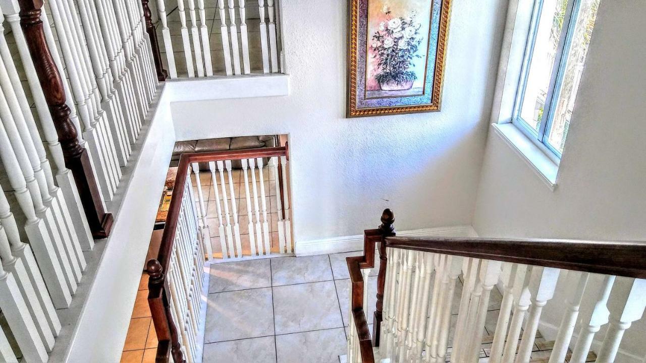 Mediterranean Three Story Beach Townhouse セント・ピート・ビーチ エクステリア 写真