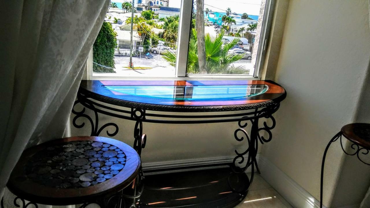 Mediterranean Three Story Beach Townhouse セント・ピート・ビーチ エクステリア 写真
